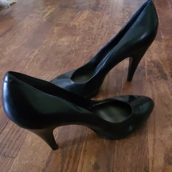 Nine west black heels - Picture 1 of 1